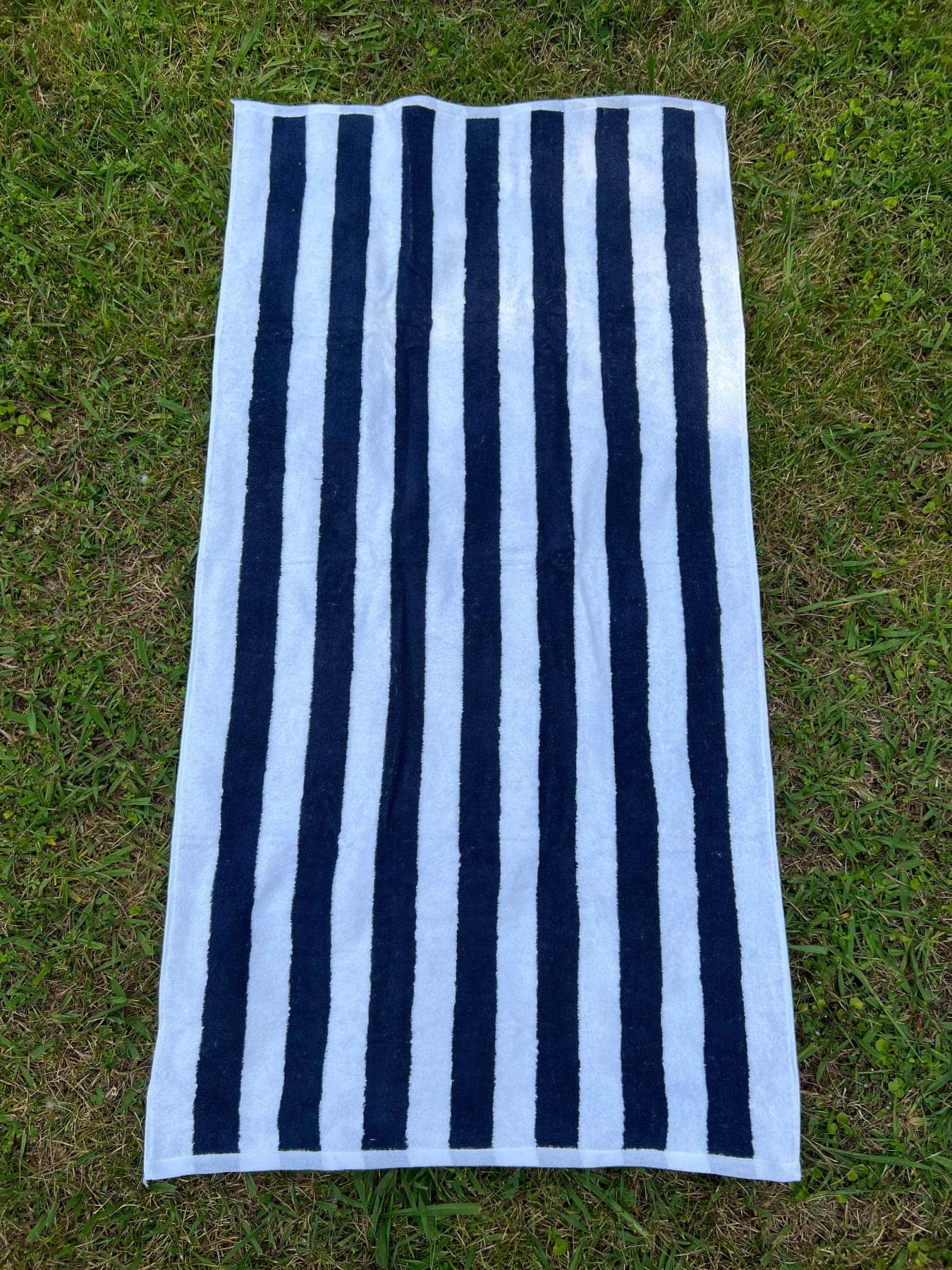 Amazonbasics Cabana Stripe On Grass