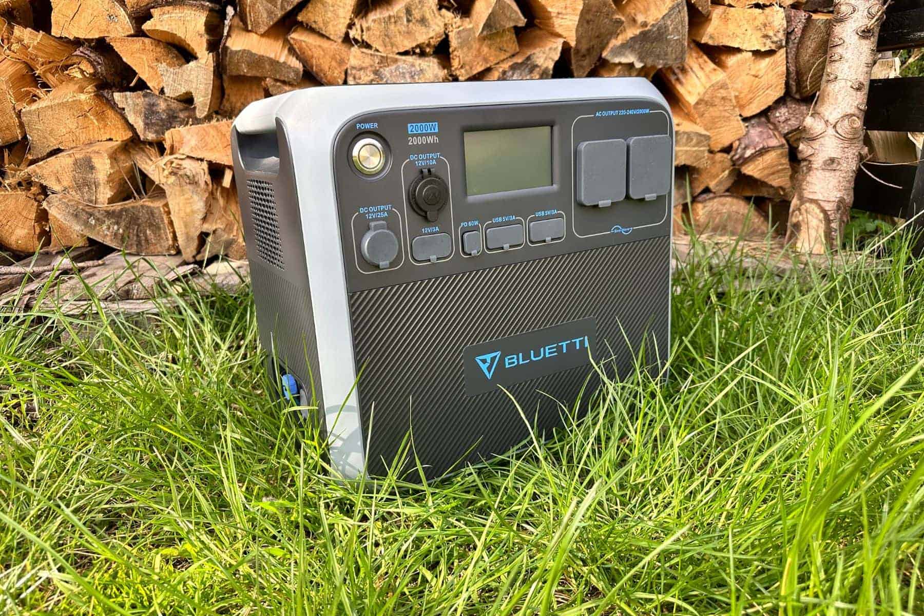 With an effective capacity of 1600W of available power, the Bluetti AC200P has a maximum output of 2500W for up to 2 minutes.