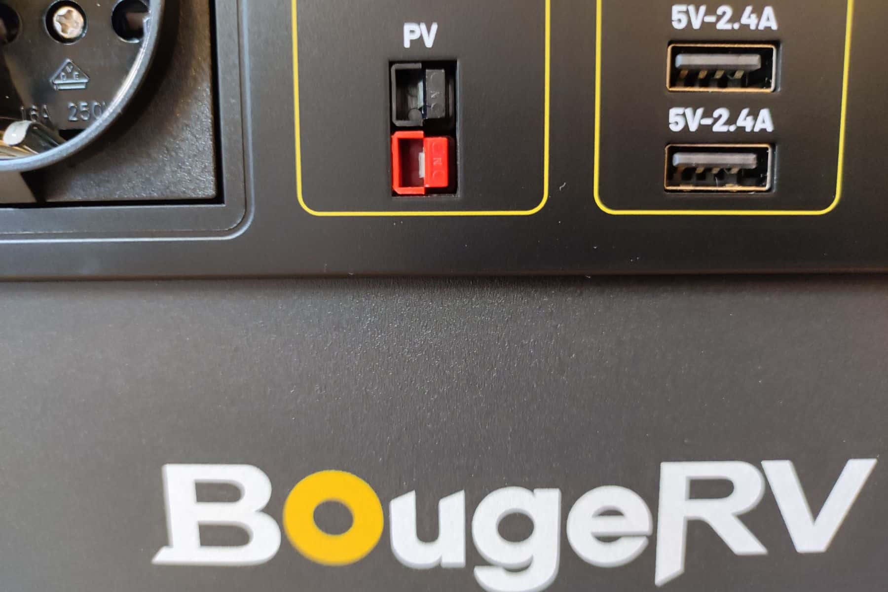 bougerv-fort-1000-portable-power-station-buttons