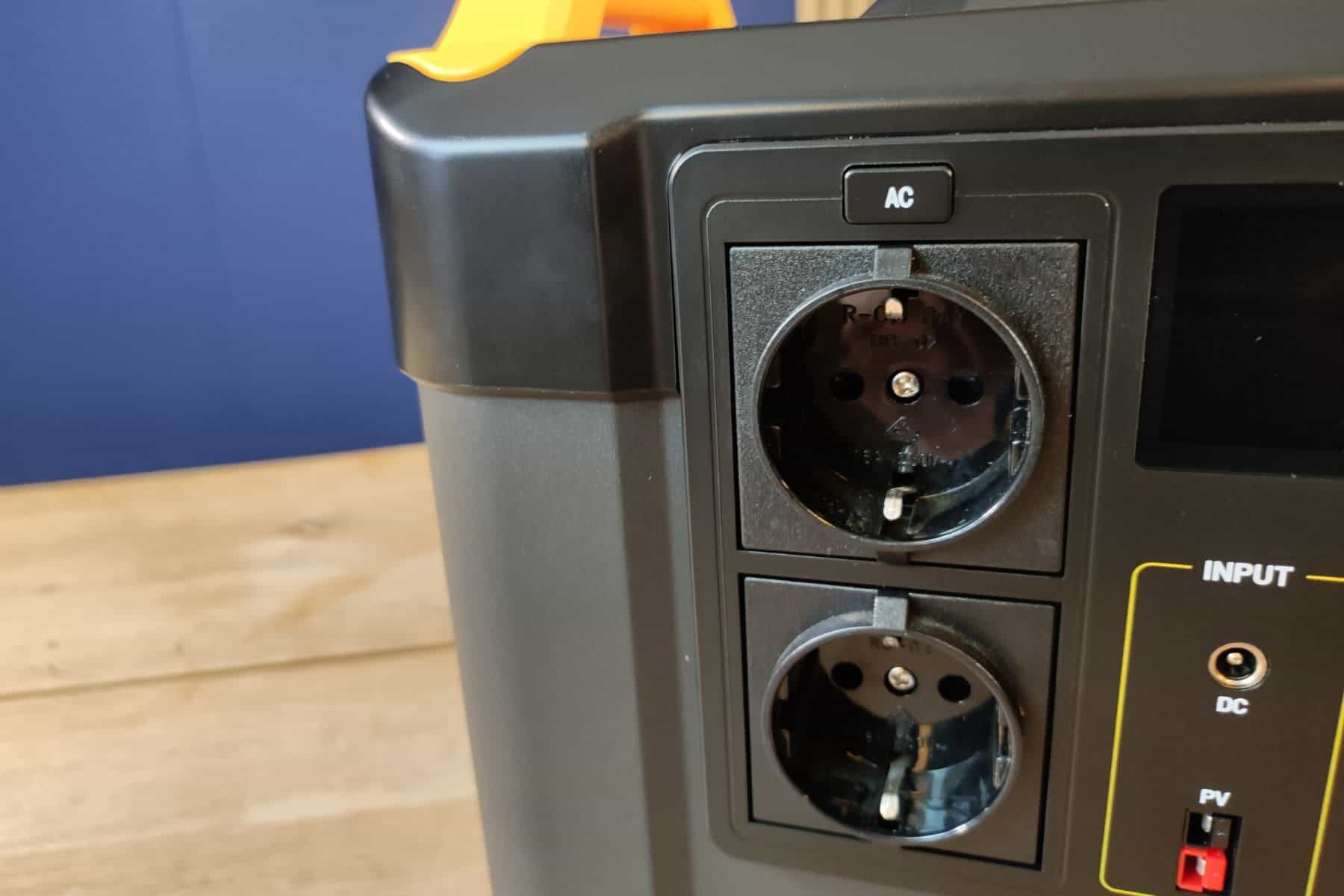 bougerv-fort-1000-portable-power-station-plug