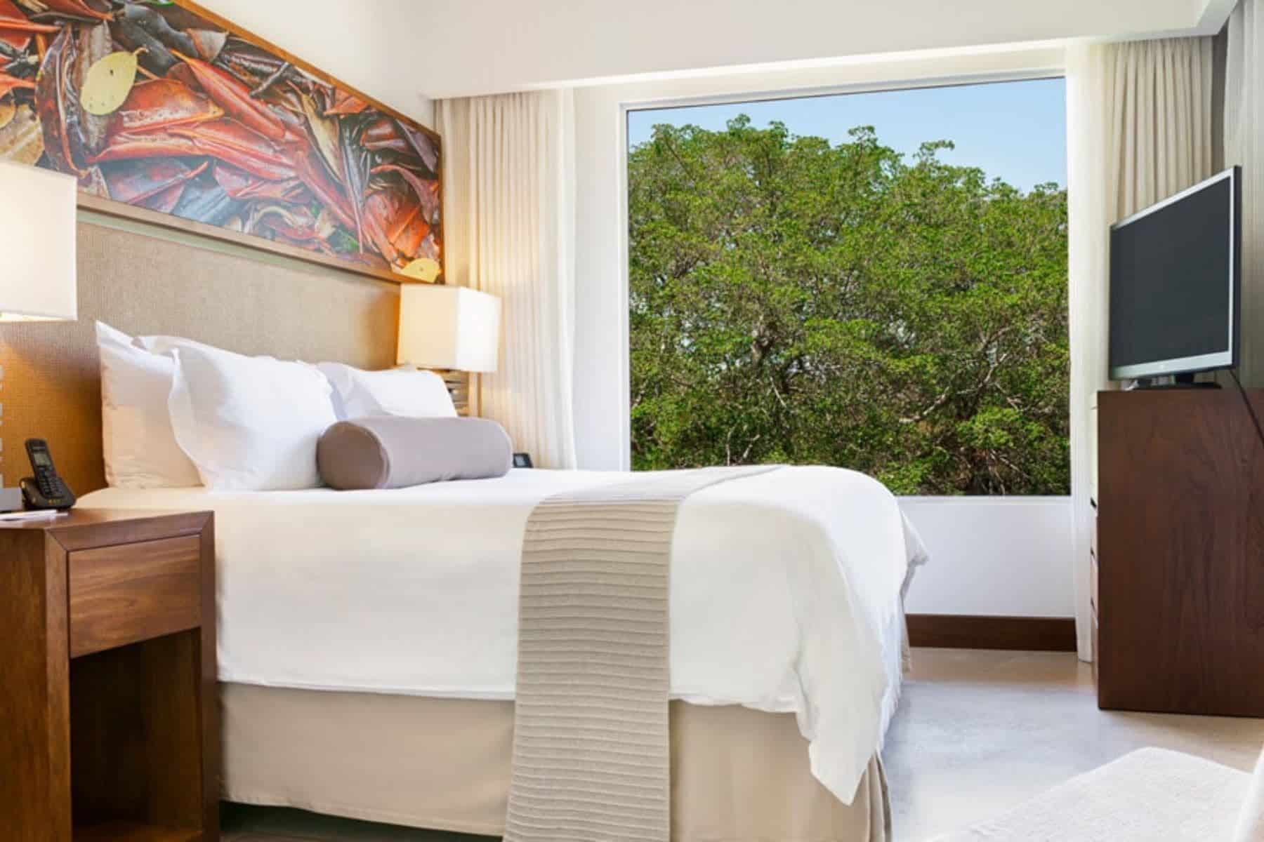 el-mangroove-autograph-collection-bed-side