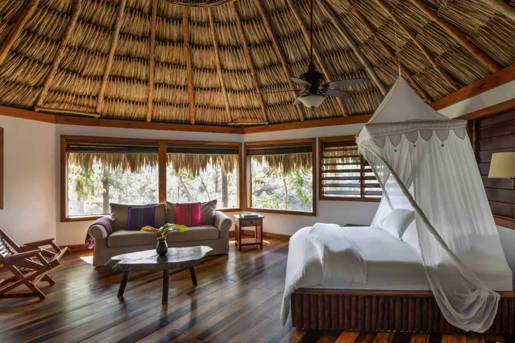 gaia-riverlodge-bed-side