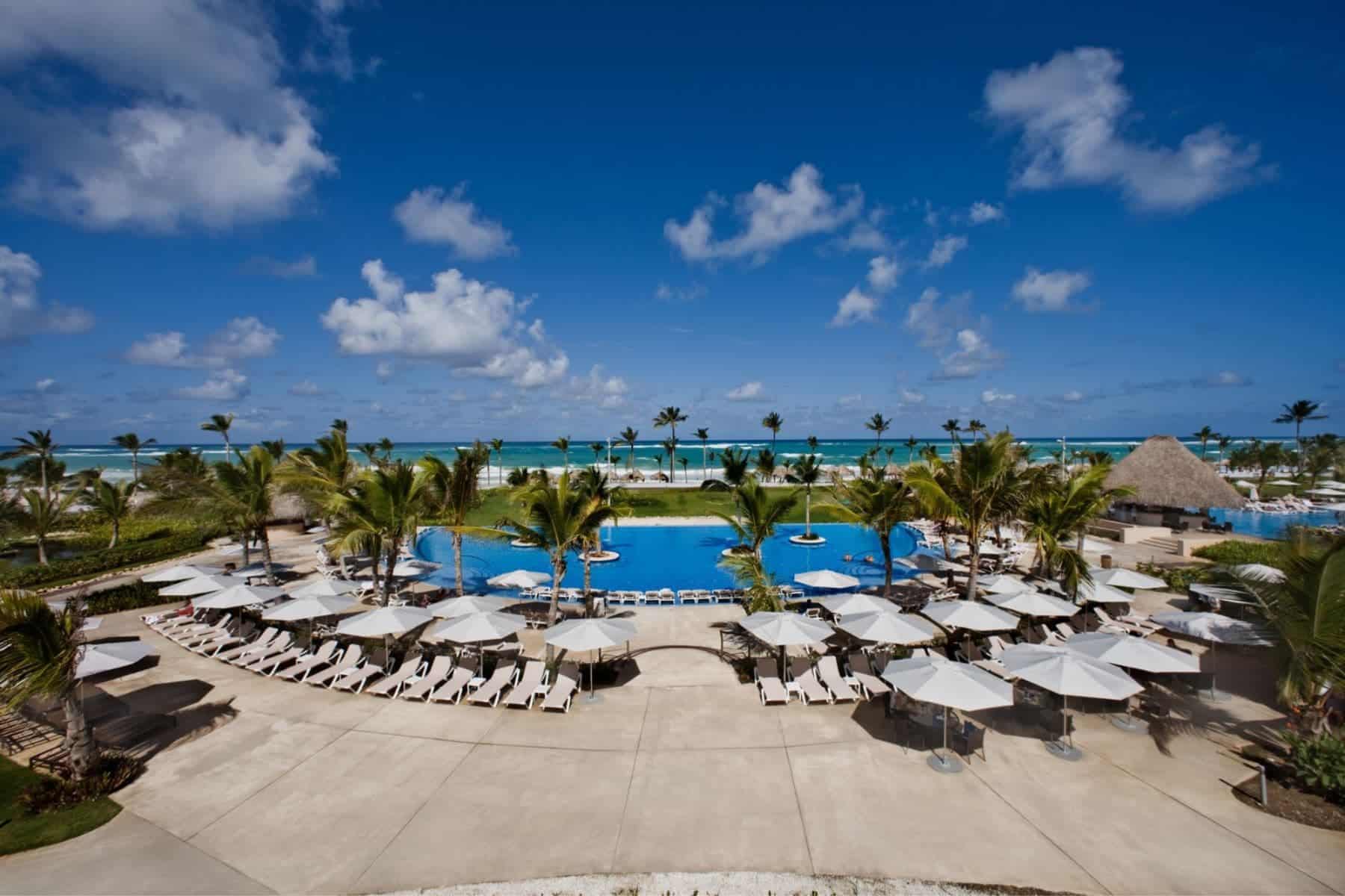 hard-rock-hotel-and-casino-punta-cana-pool-side