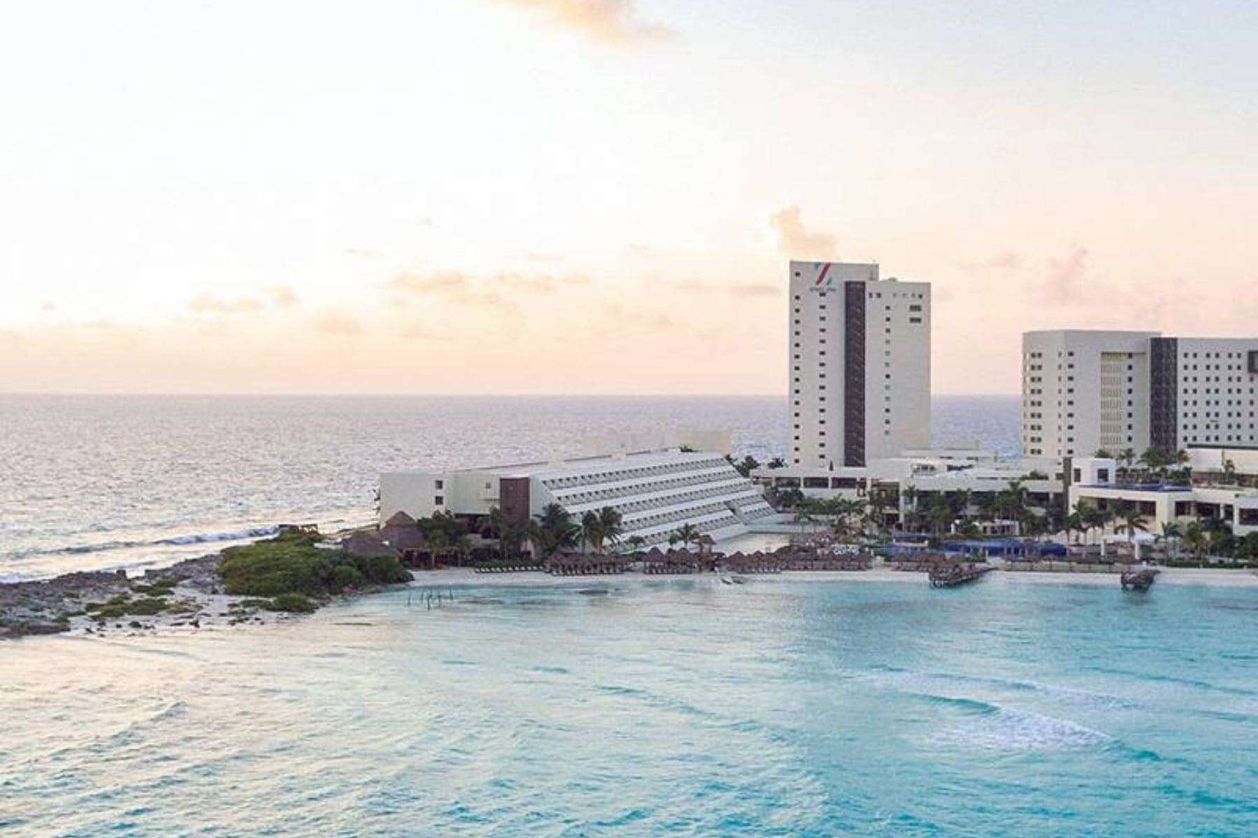 hyatt-ziva-cancun-side