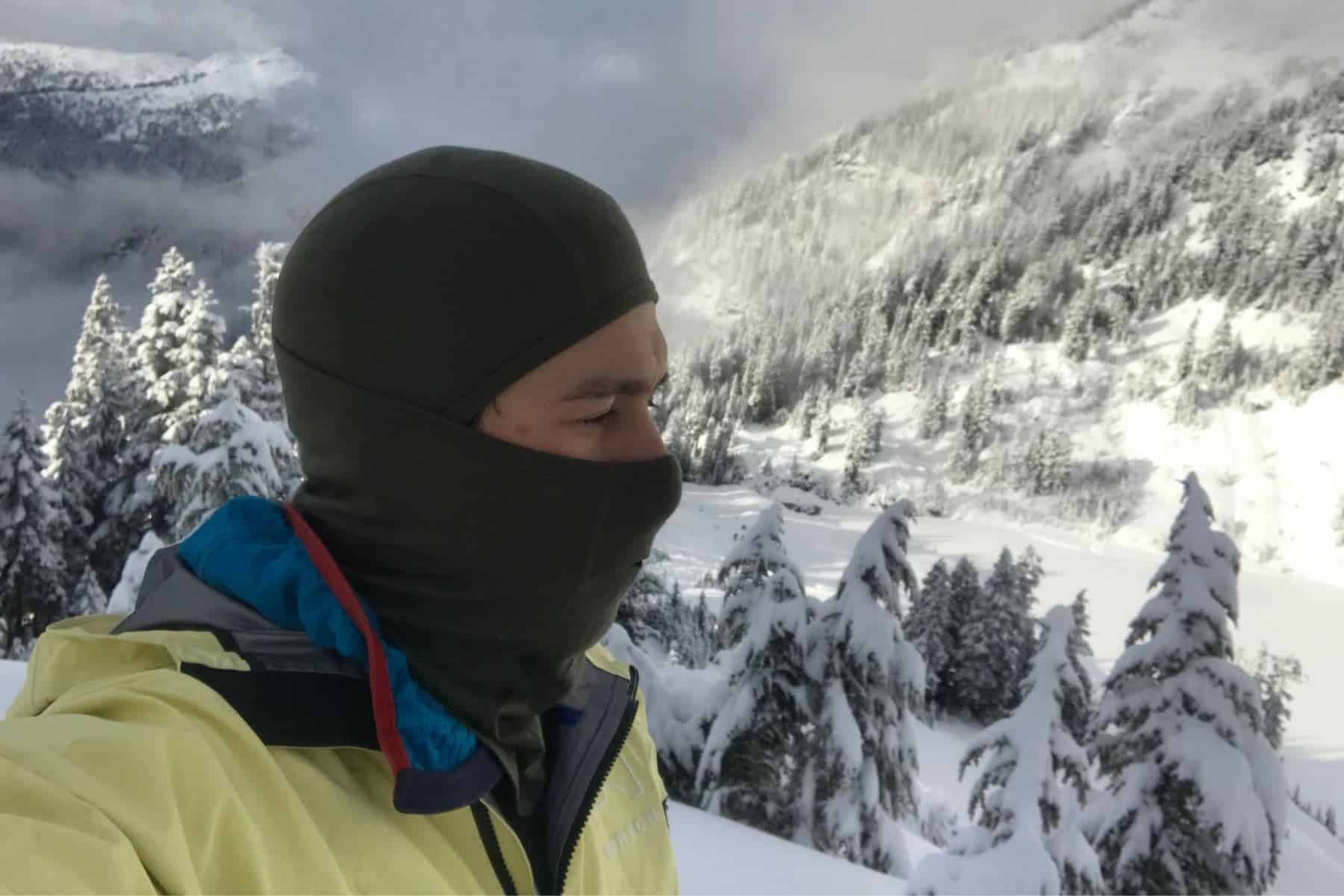 icebreaker-merino-oasis-balaclava-mountains