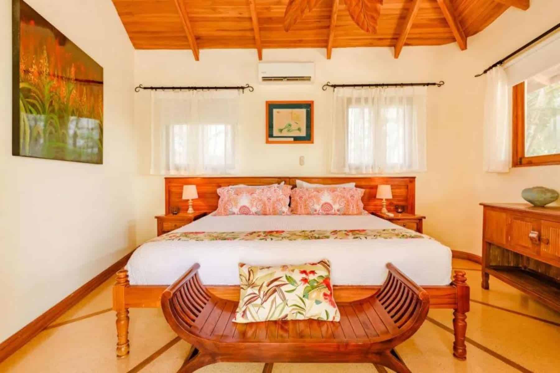 Los Altos De Eros Boutique Hotel And Spa Kings Bed