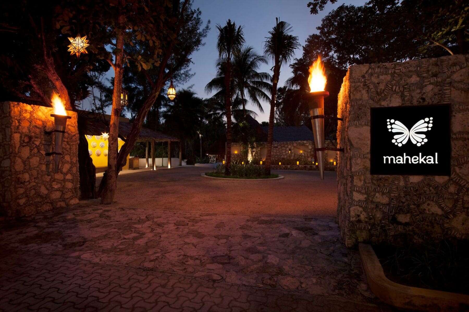 mahekal-beach-resort-entrance