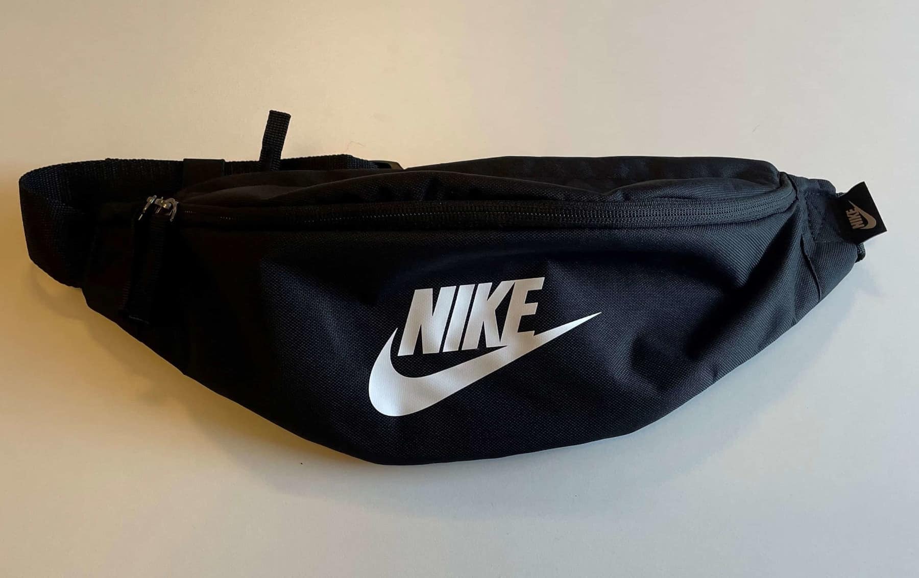 nike-heritage-front-view