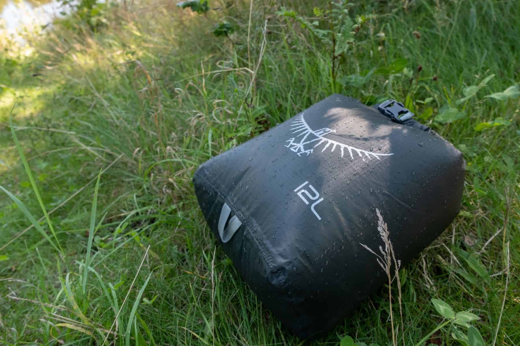 osprey-ultralight-12-lying-down-on-grass