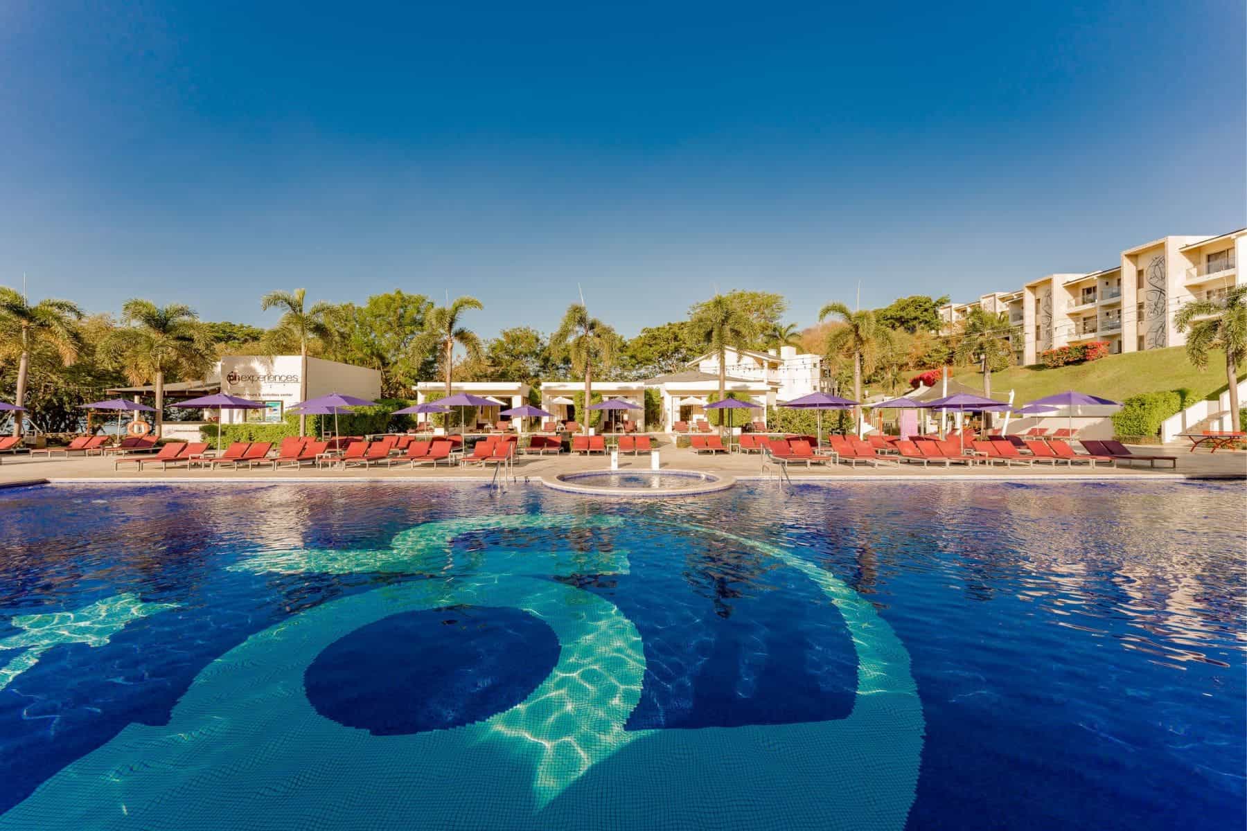 planet-hollywood-costa-rica-pool