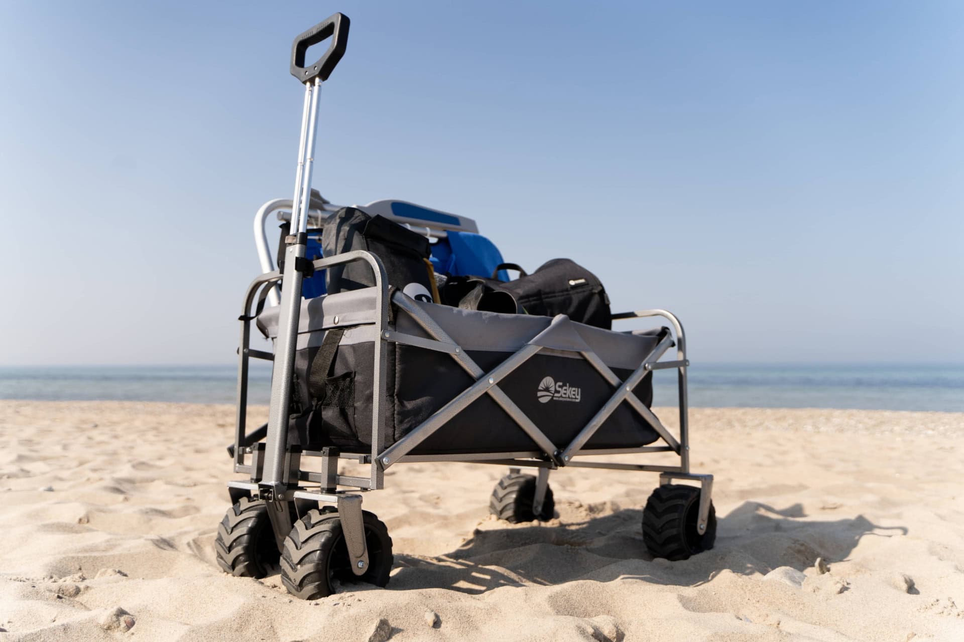 sekey classic folding wagon on beach