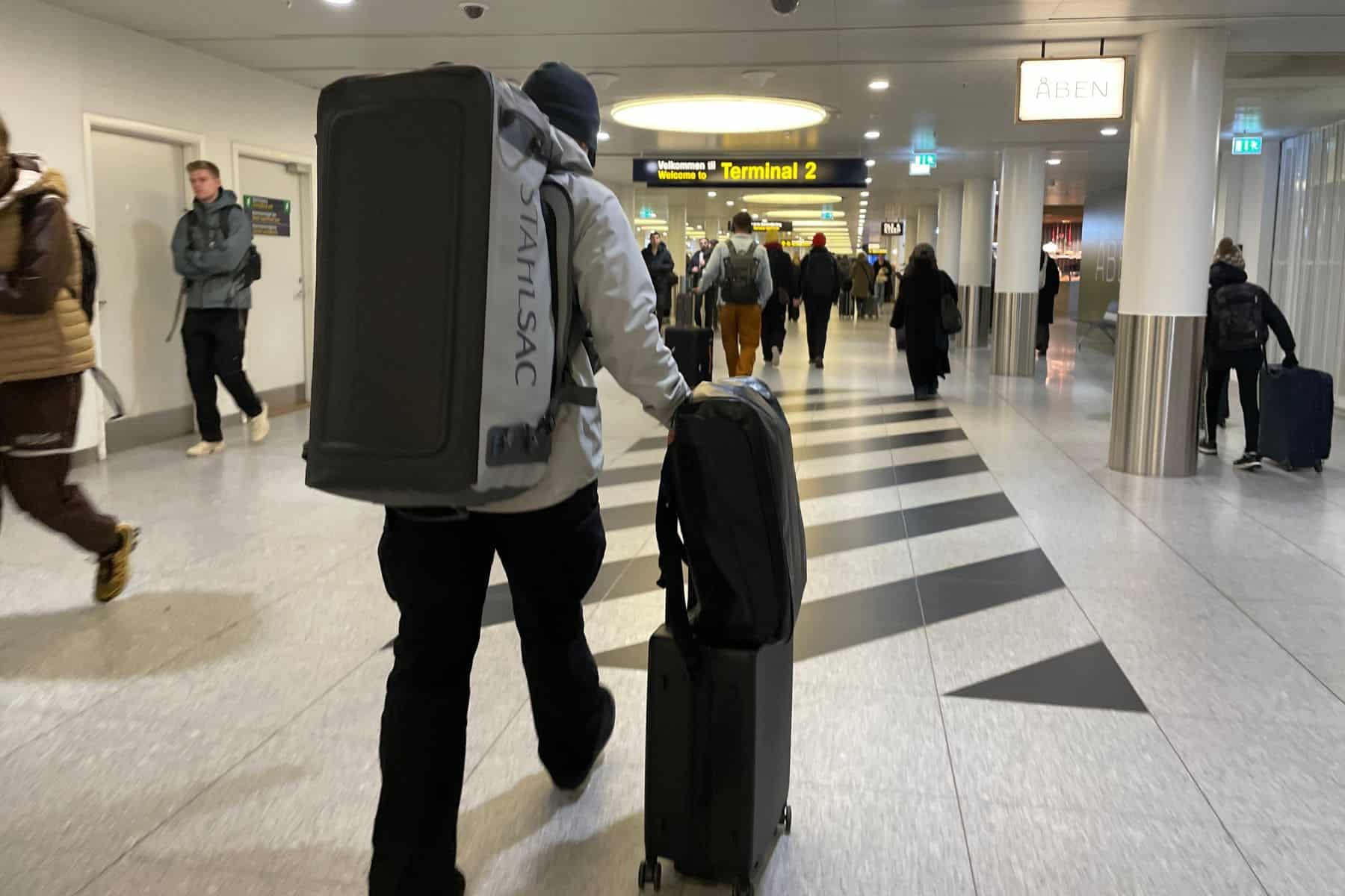 stahlsac-abyss-duffel-bag-back