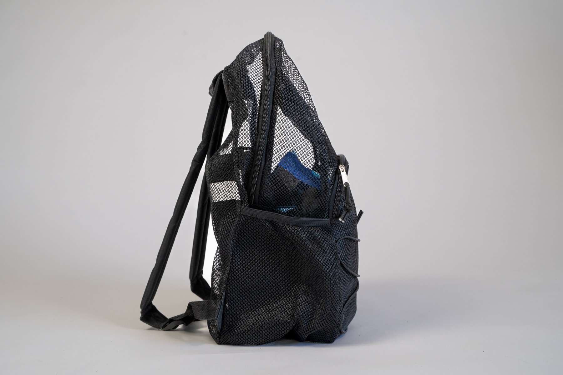 trailmaker-mesh-backpack-side