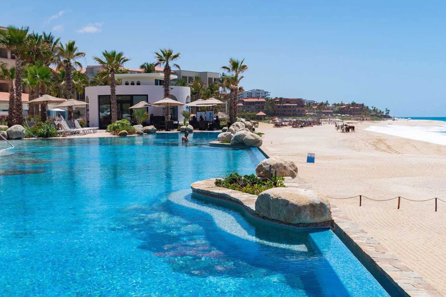 villa-la-valencia-beach-resort-cabo-side-pool